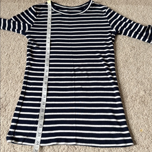 ⚓️Vince long sleeve navy/white striped tee. Size S. - Picture 5 of 7